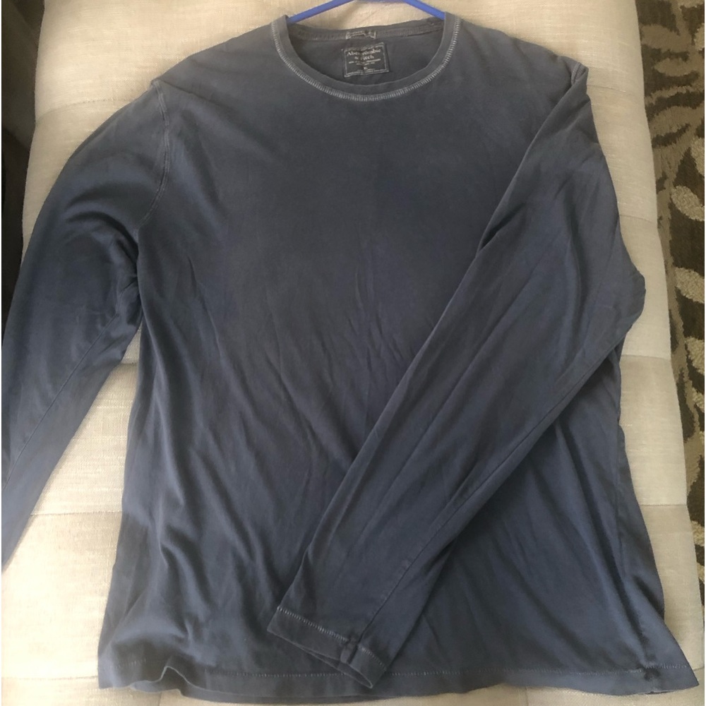 Abercrombie Mens long sleeve T-shirt.  Measures 22” across pit to pit